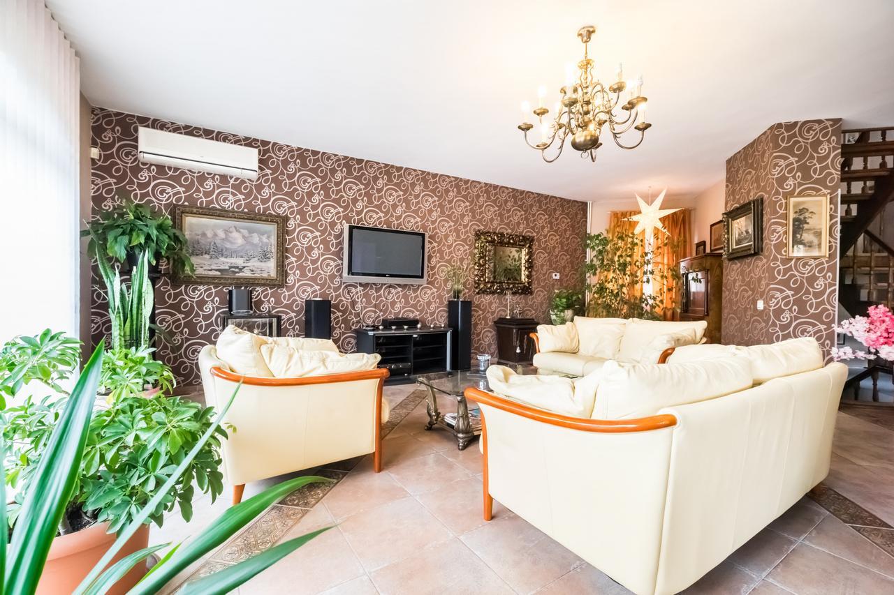 Apartment with Garden View,942950488:JPEG